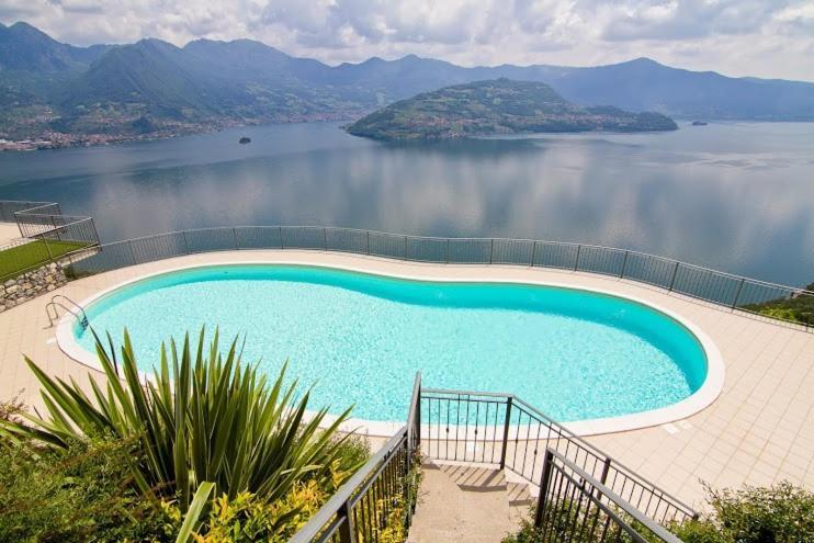 La Villetta In Residence Con Piscina E Vista Lago Parzanica Exterior photo