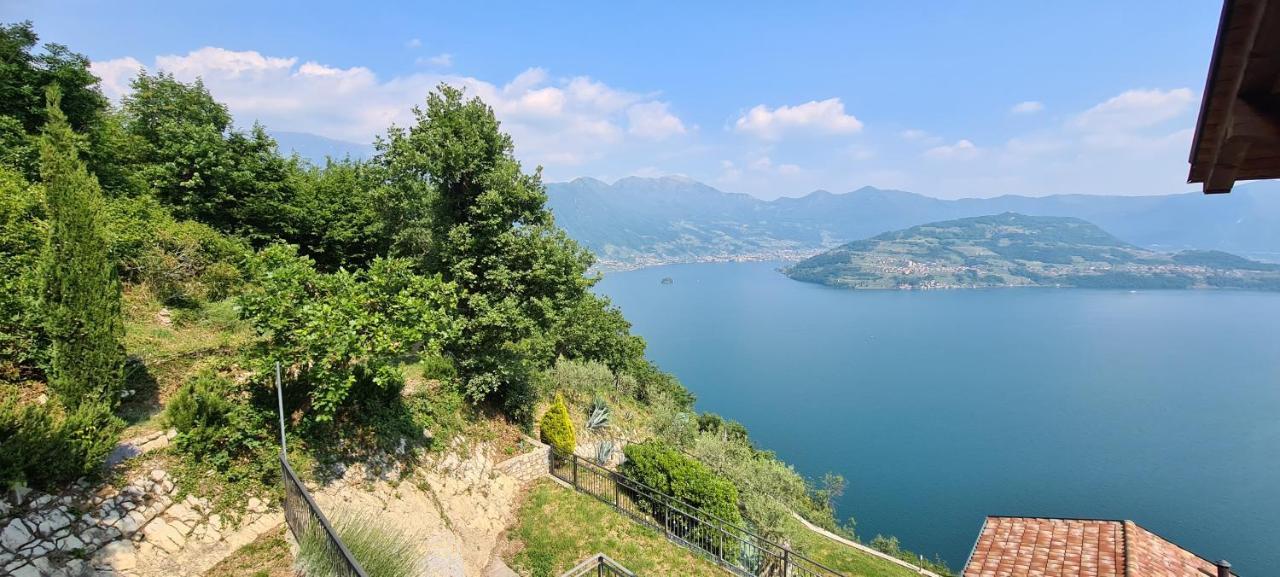 La Villetta In Residence Con Piscina E Vista Lago Parzanica Exterior photo