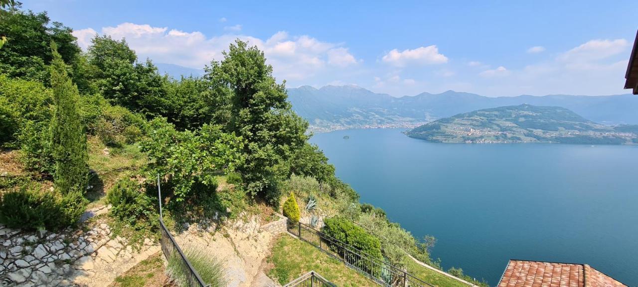 La Villetta In Residence Con Piscina E Vista Lago Parzanica Exterior photo
